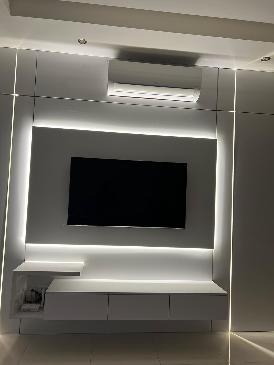 Hilaal TV wall